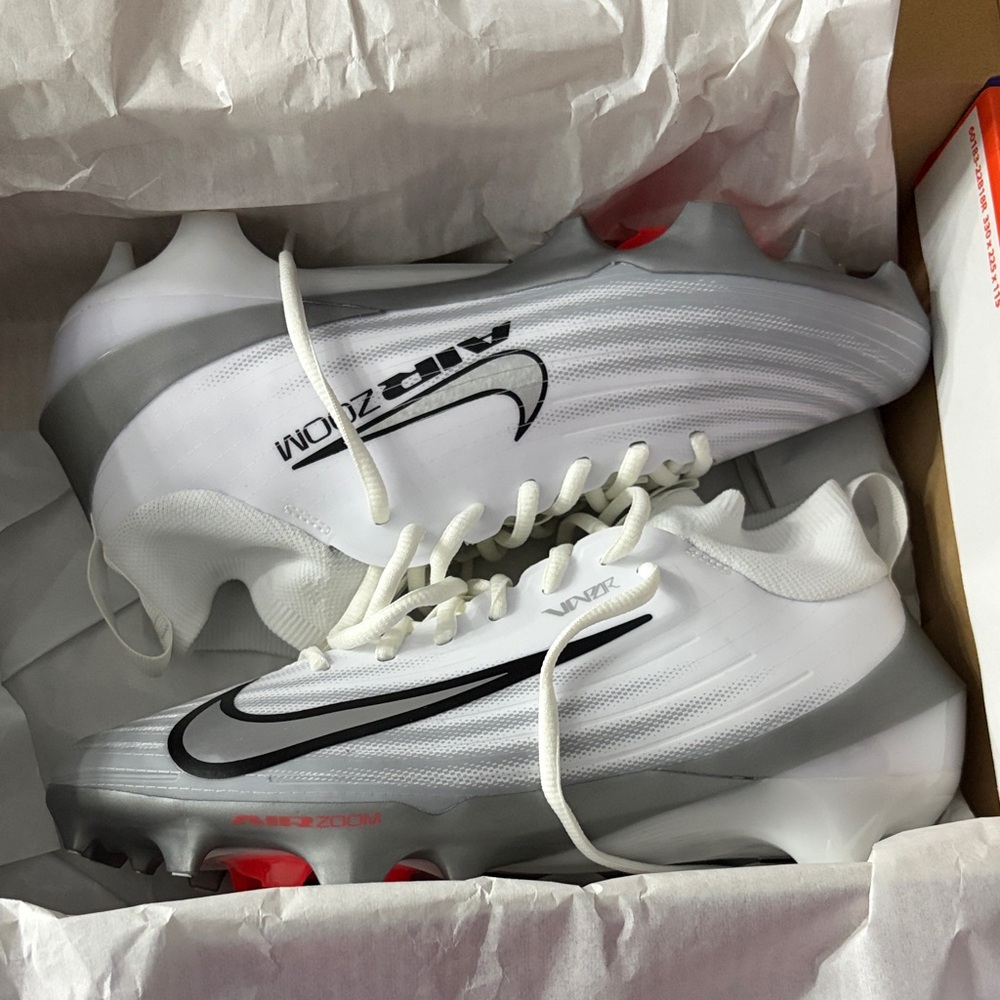 Nike Air Zoom White and Gray Football Cleats
